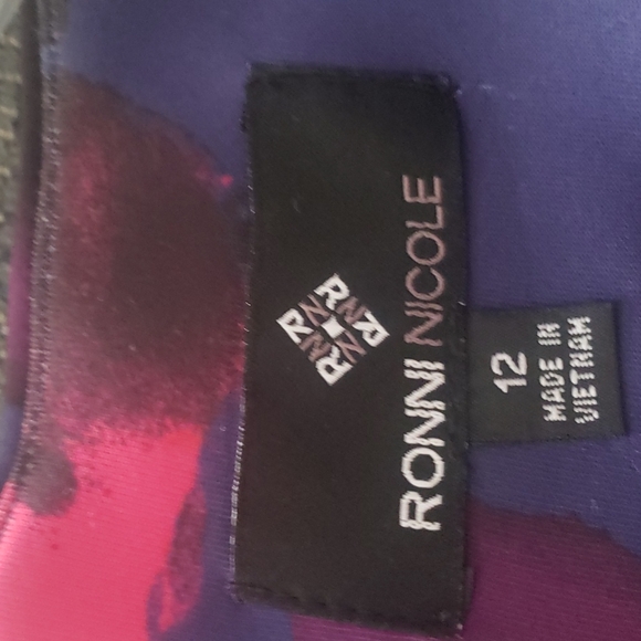 Dress - Picture 6 of 6